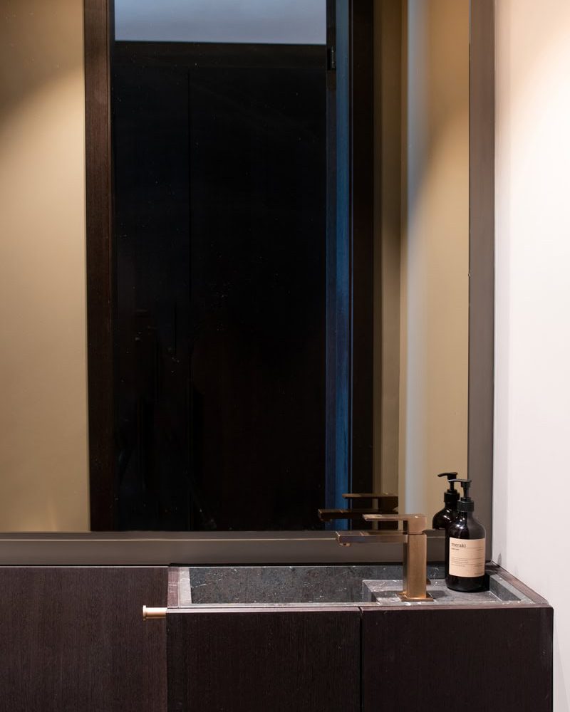 Tischlerei-Wendt-Badezimmer-Waschtisch-klein-2