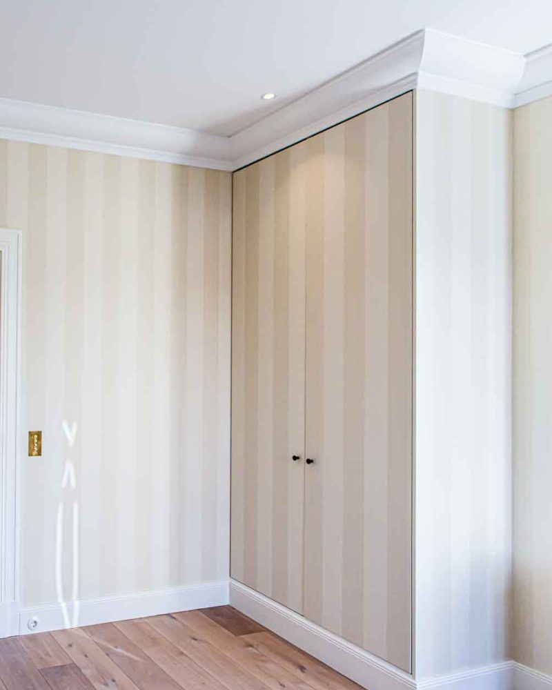 Tischlerei-Wendt-Inspiration-Projekt-FamilieAr-Elegantes-Wohnen-Tischlerarbeit-Hamburg-Gaestezimmer-Tapenschrank