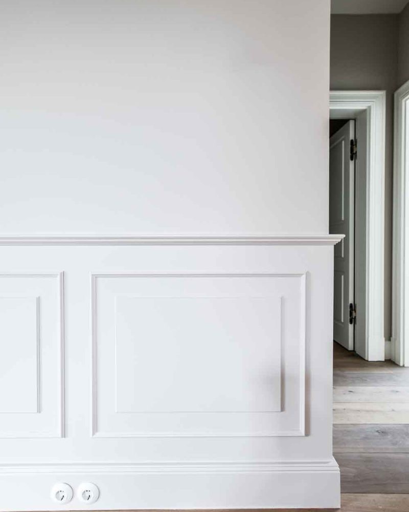 Tischlerei-Wendt-Inspiration-Projekt-FamilieAr-Elegantes-Wohnen-Treppenhaus-Tischlerarbeit-Hamburg-Wandkassette