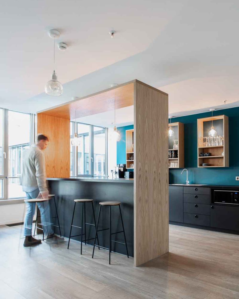 Tischlerei Wendt Inspiration Projekt Moia Office Mitarbeiterprofilwand Hamburg Küche