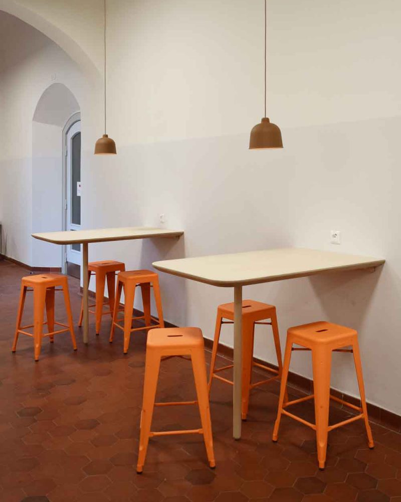 Tischlerei-Wendt-Inspiration-Projekt-SchuleamRondeel-Kiel-Hochtische